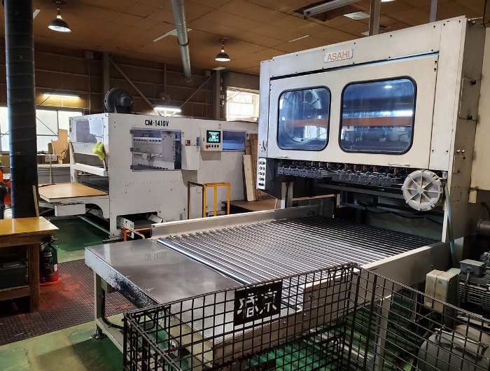 サンパック株式会社　設備案内　トムソン