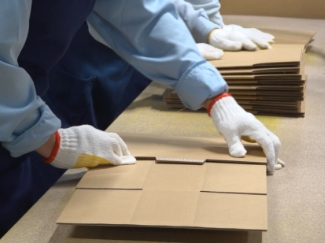 サンパック株式会社　設備案内　段ボール加工機